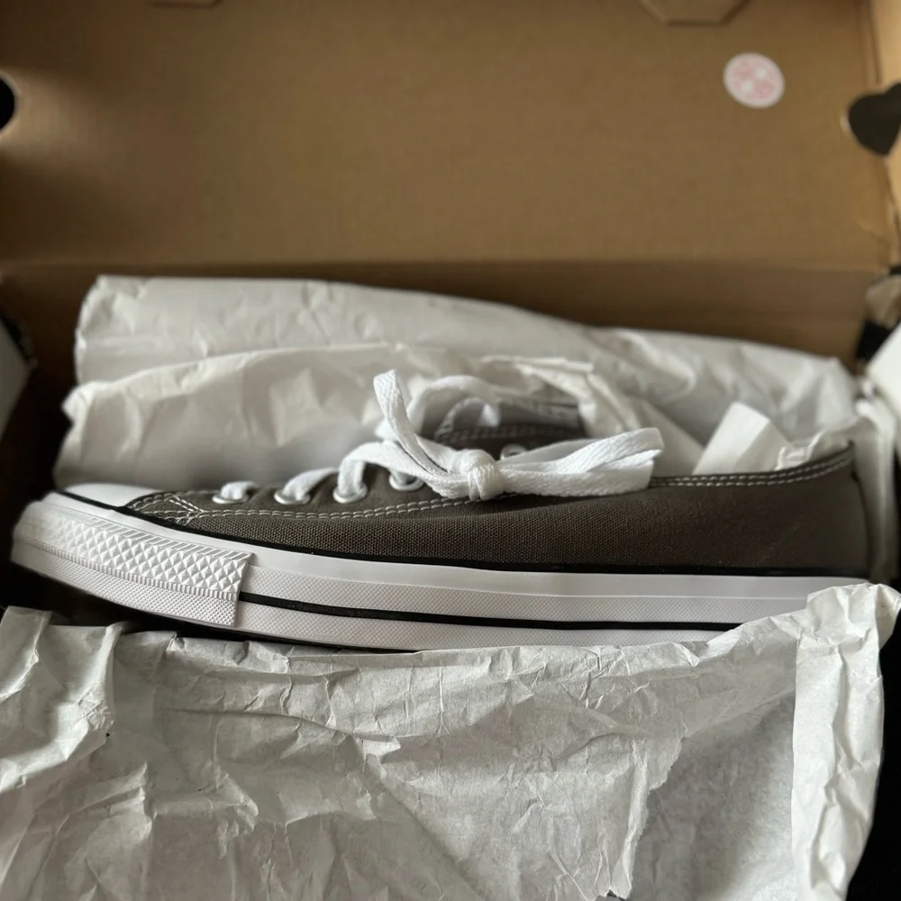 NEW Converse Chuck Taylor - Grey - size 9 Men / size 11 Women (EU 42.5) - Picture 2 of 5